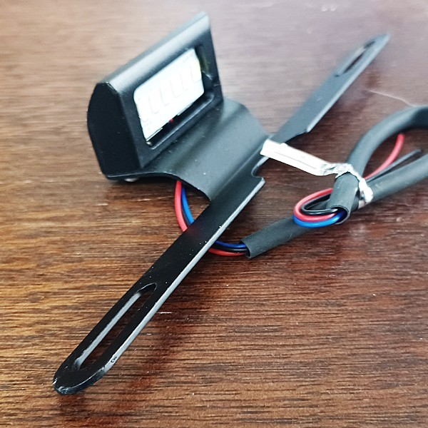 アドレスV125/G アドレスV125S バーグマンストリート125EX アヴェニス125 GSX-R125 GSX-S125 汎用 LED ナンバー灯 ナンバーステー拍卖