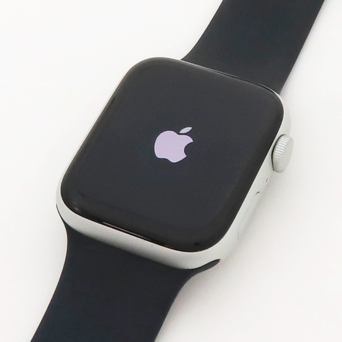 ◇Apple Watch SE 第2世代 44mm GPS シルバーアルミニウムケース/ブラックスポーツバンド MNLP3J/A アップルウォッチ拍卖