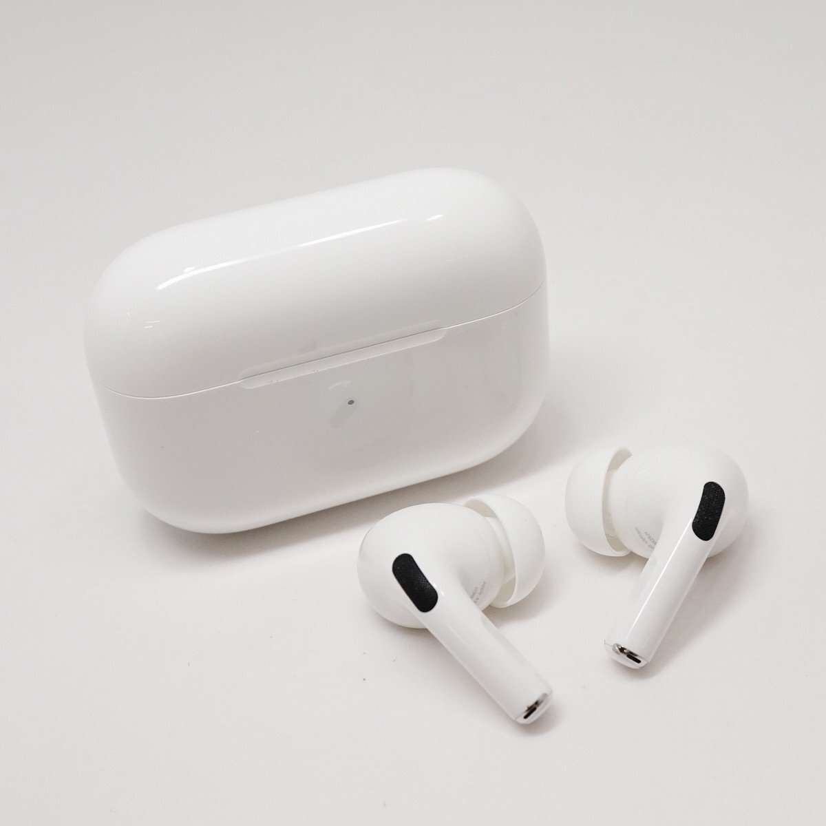 ◇【Apple アップル】AirPods Pro 第2世代 MagSafe充電ケースUSB-C付き MTJV3J/A イヤホン拍卖
