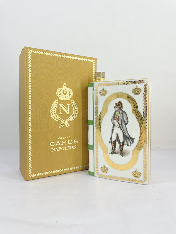 1円★ 未開栓 CAMUS NAPOLEON カミュ ナポレオン ブック 本 陶器ボトル コニャック ブランデー 白 緑 古酒 洋酒 ※同梱不可 ③拍卖