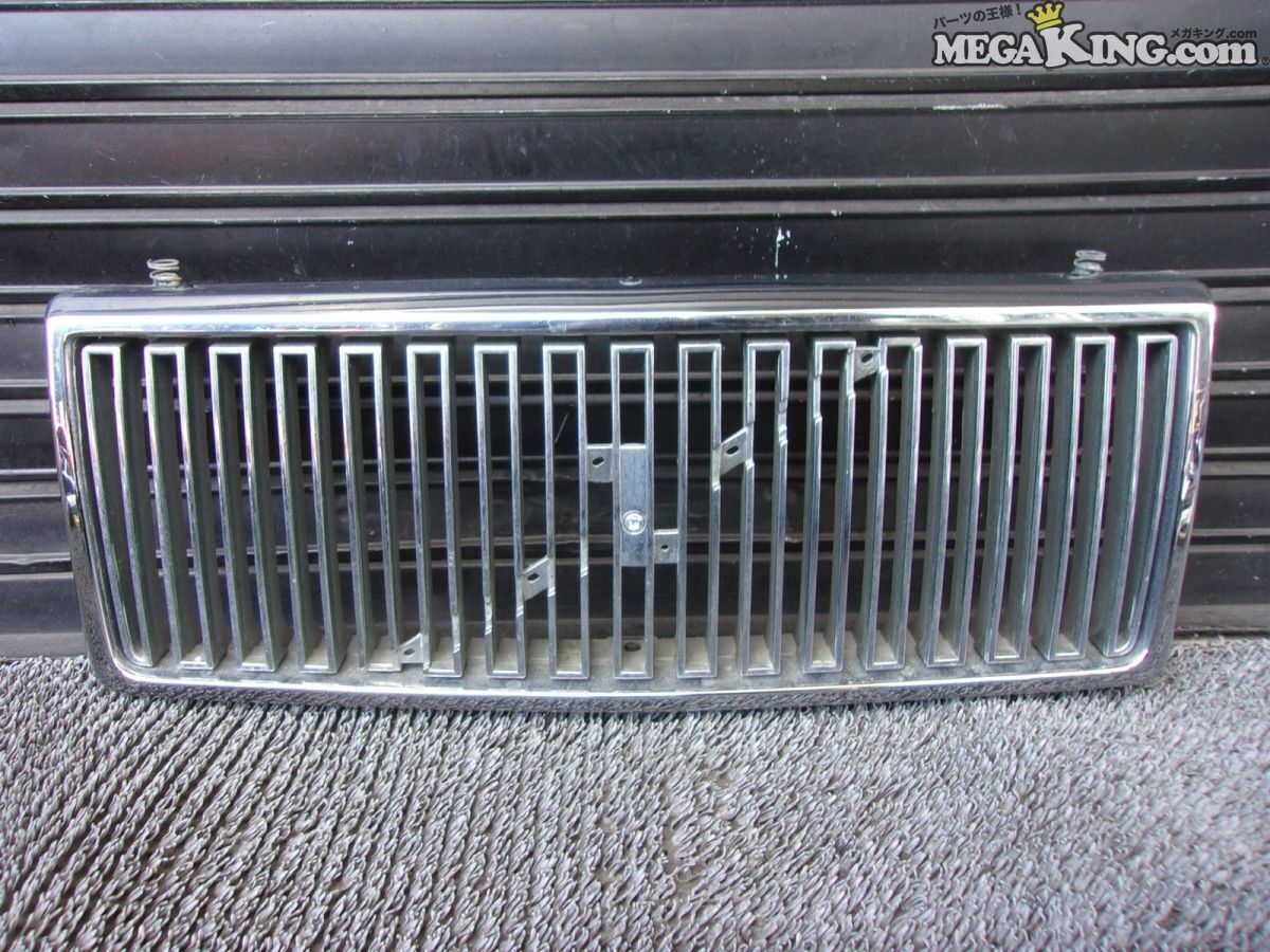 VOLVO ボルボ 240 純正 ノーマル フロントグリル ラジエーターグリル 1312657 / 4S10-1785拍卖