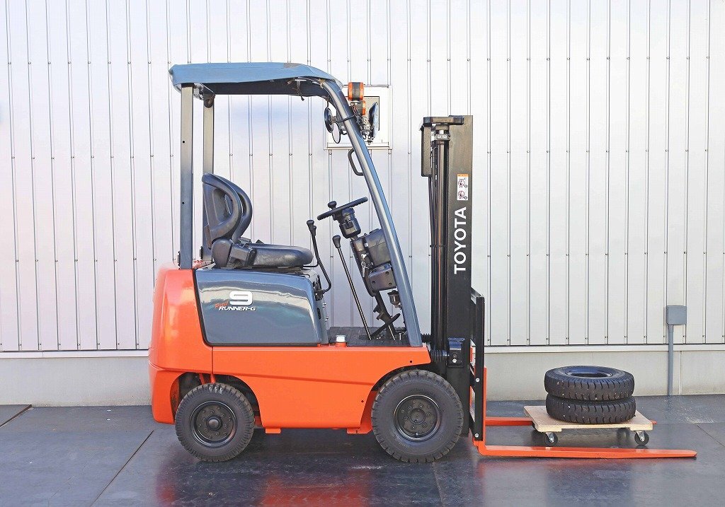 8677C24 直接引取限定 TOYOTA トヨタ フォークリフト 3FGL9 ガソリン MT 900kg 0.9t 2.5m 20h 使用少 前後ノーパンクタイヤ プチランナーG拍卖