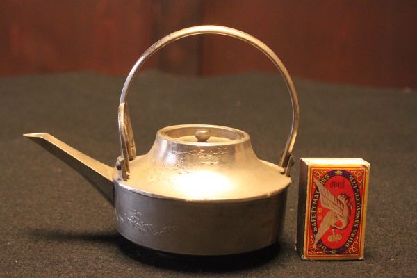 【旧家蔵出し】★美品 酒器『孝和堂 錫製 梅松文銚子』★(検:初だし/屠蘇器/伝統工芸/金属工芸/薬缶/お屠蘇/正月/当時物)71002B拍卖