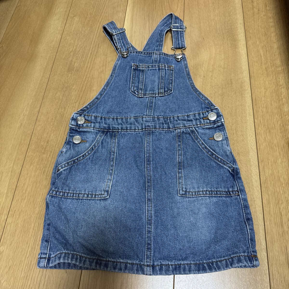 【中古】denim co. PINNY デニムジャンパースカート サイズ122CM拍卖