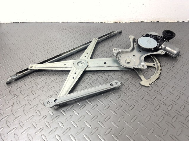 アクア NHP10 右 フロント ドア レギュレター モーター 85710-30520拍卖