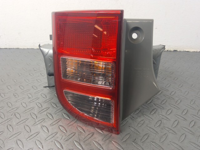 アイシス ZGM10G 左 テール ランプ ライト 81560-44200拍卖