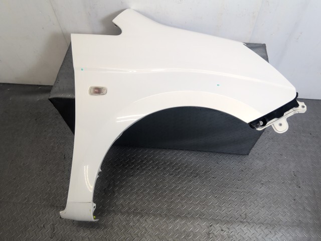 アイシス ANM10W 右 フロント フェンダー パネル 53801-44060 073拍卖