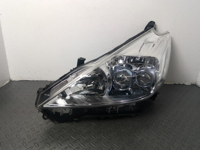 プリウスα ZVW41W 左 ヘッドランプ ライト 81150-47290拍卖