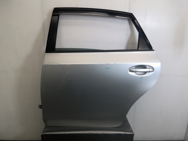 プリウスα ZVW41W 左 リア ドア パネル 67004-47180 1F7拍卖