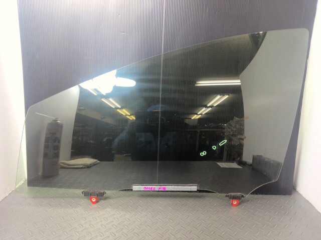 アクア NHP10 左 フロント ドア ガラス 68102-52030拍卖