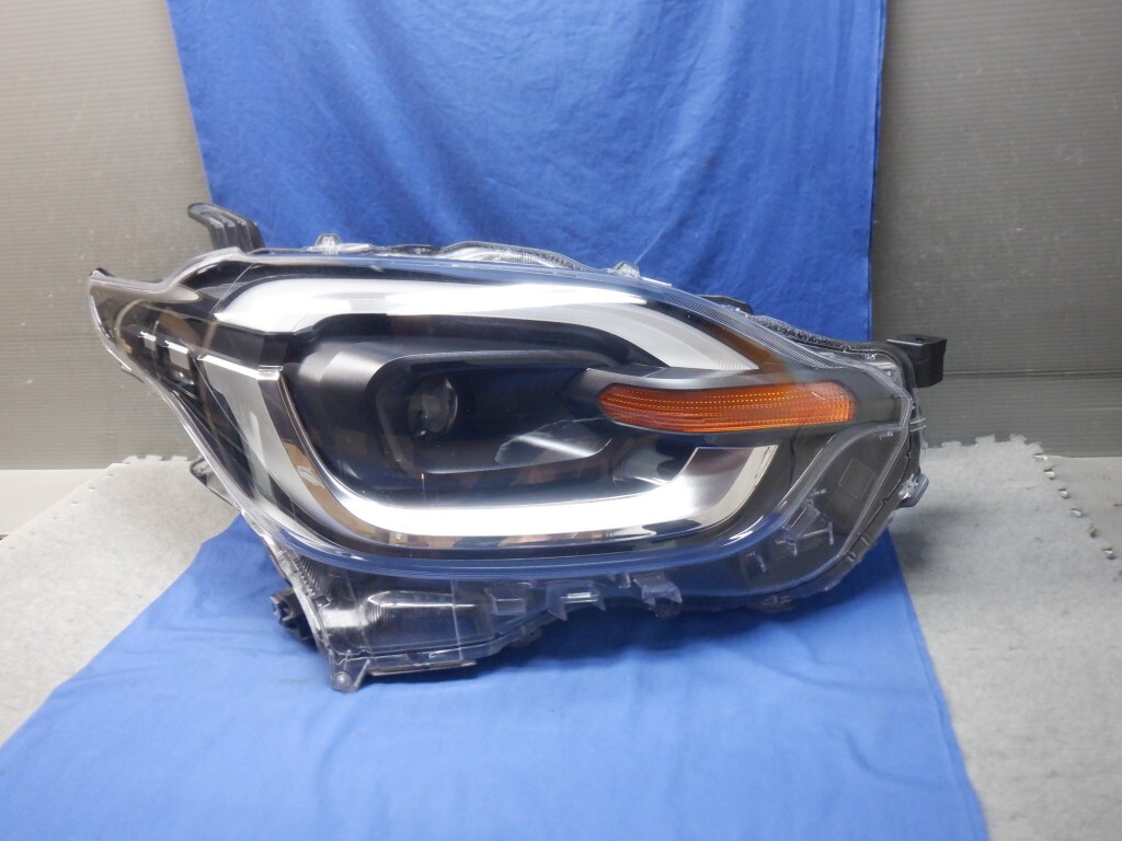 シエンタ MXPC10/MXPL10/15 右ヘッドライト LED 52-340 S1 (Y4029)拍卖