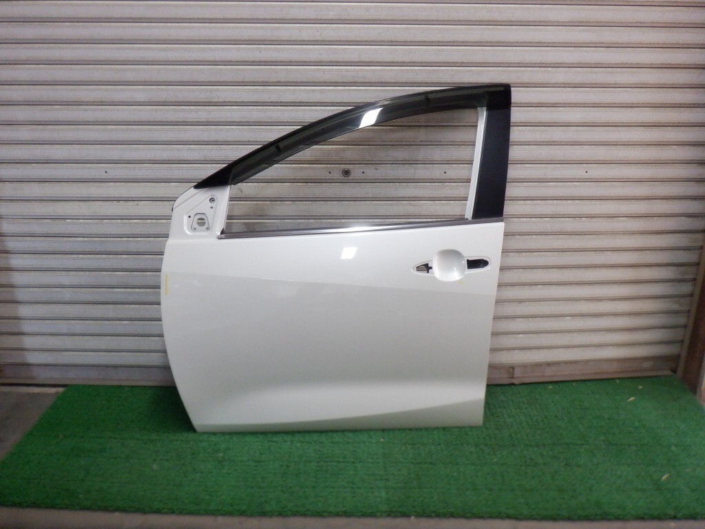 ヤリス KSP210/MXPH10/MXPA10/15 左フロントドア (A4094)拍卖
