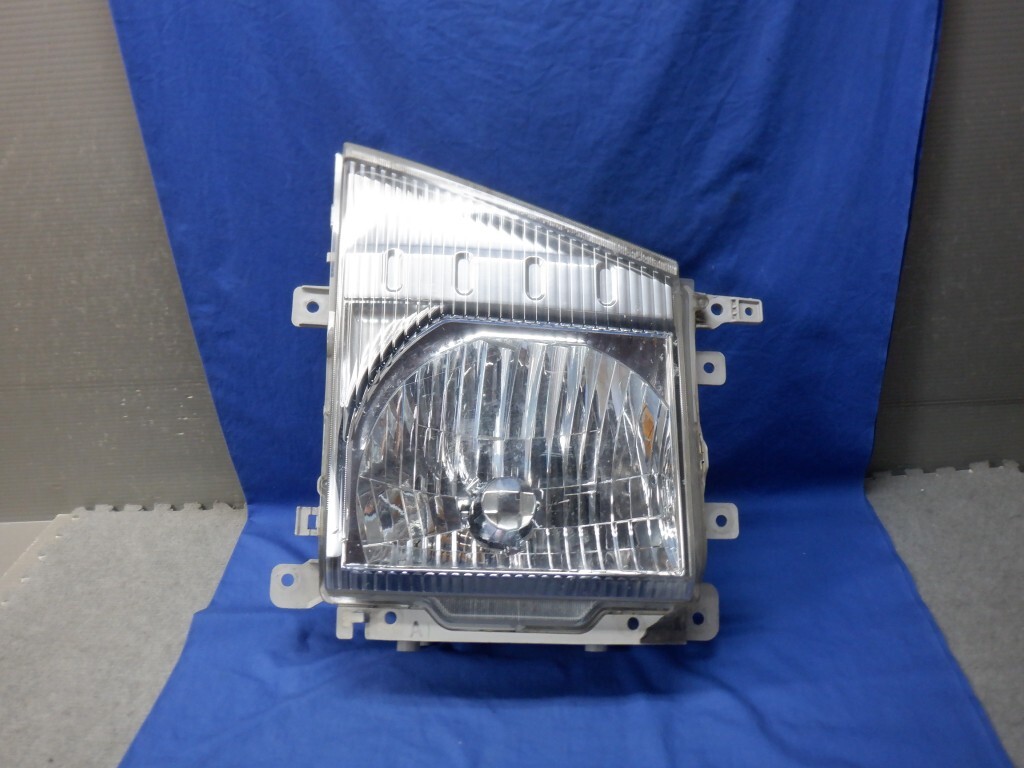 エルフ タイタン NHR85/NKR85/NJR85 右ヘッドライト 24V 110-21885 (Z4077)拍卖