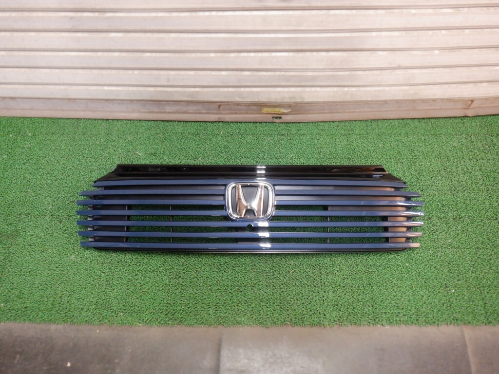 新車外し ヴェゼル RV3/RV4/RV5/RV6 後期 グリル (A4130)拍卖