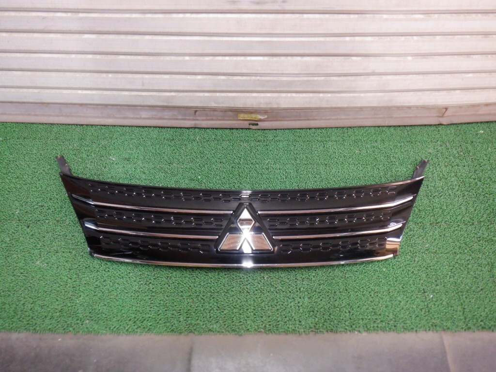 アウトランダー PHEV GN0W グリル 62310W120P (A4133)拍卖