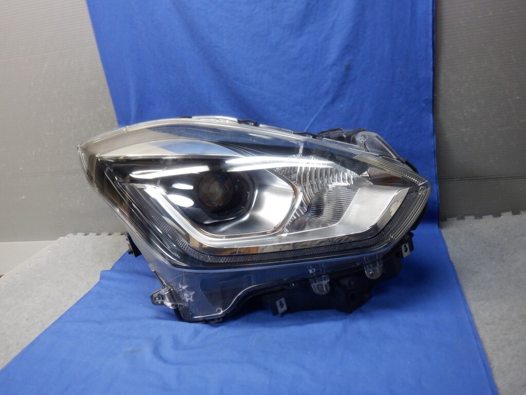 スイフト ZC13S/ZC33S/ZC43S/ZS53S/ZC83S 右ヘッドライト LED W2967 (X4165)拍卖