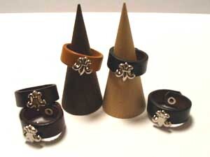 即決:フレアのレザーリング、革、ハンドメイド拍卖