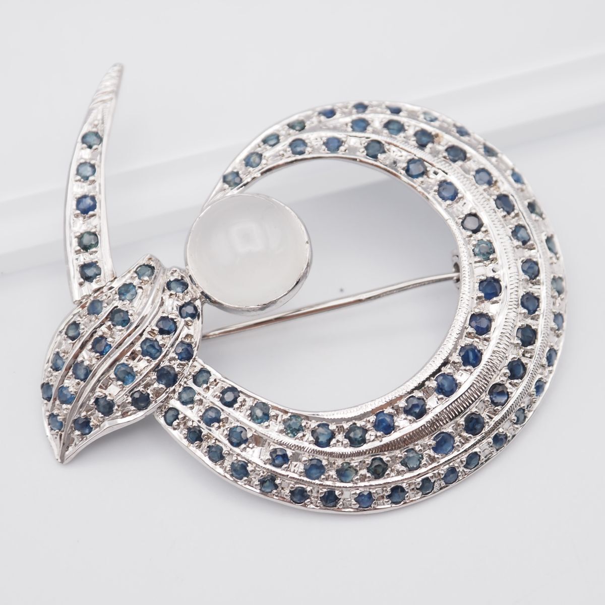 G497 キャッツアイストーン サファイア? ブルースピネル? ブローチ デザイン シルバー 2月誕生石拍卖