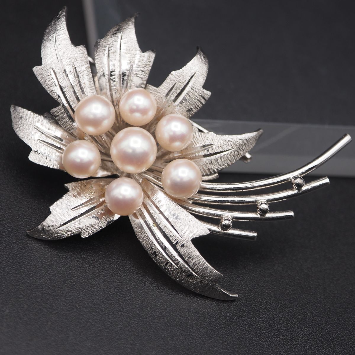 G161 本真珠 5.4-6.6mm7珠 パール SILVER刻印 ブローチ フラワー デザイン シルバー コサージュ 6月誕生石拍卖