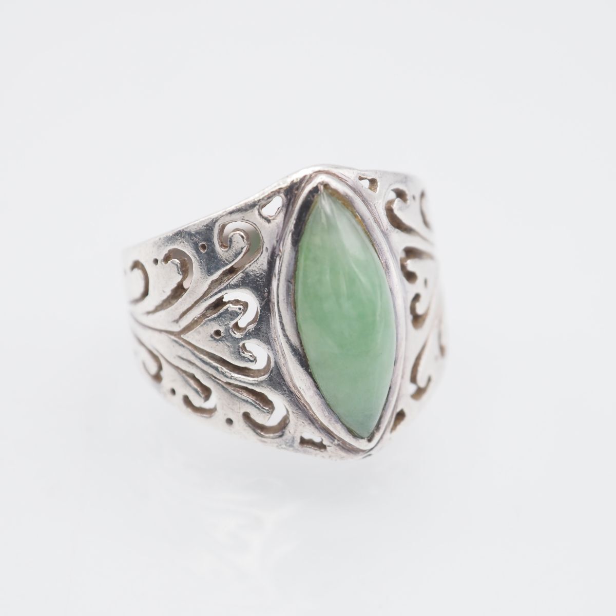 G485 グリーンストーン リング 透かし彫り デザイン シルバー 指輪 ヴィンテージ 12号拍卖