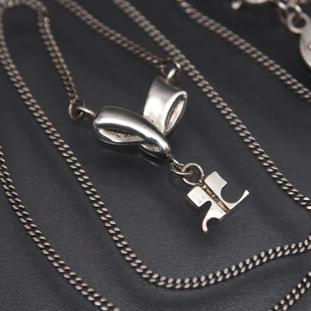 G307 Courreges クレージュ STERLING SILVER925刻印 ネックレス ロゴ チャーム デザイン シルバー拍卖