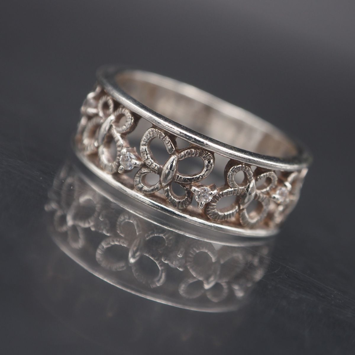 G589 ダイヤモンド風 SILVER925刻印 リング 蝶 バタフライ 透かし彫り デザイン シルバー 指輪 15号拍卖