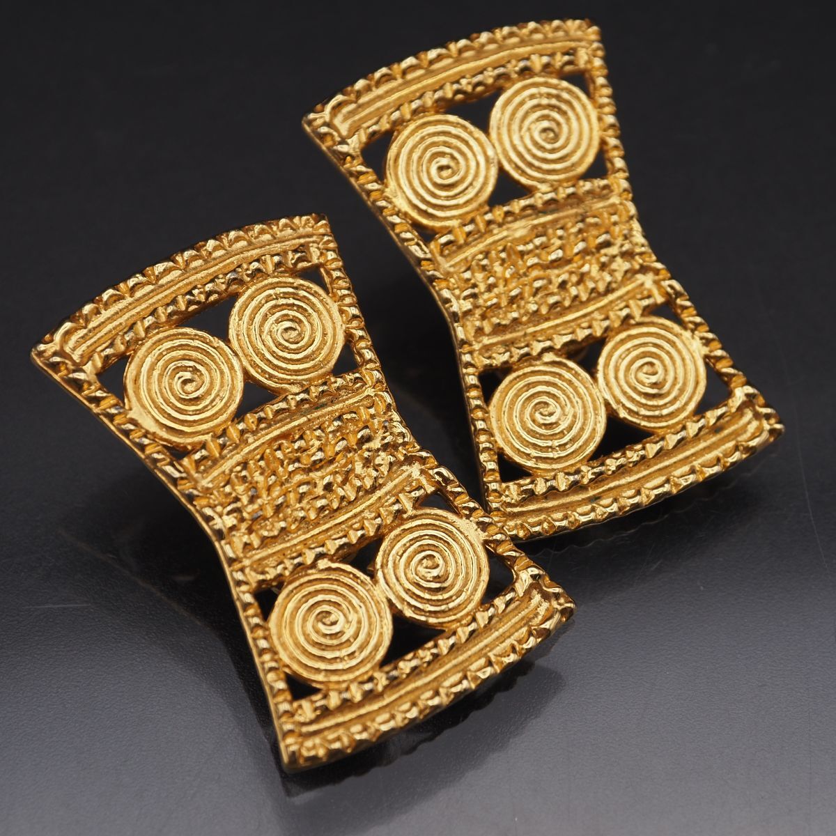 G257 ヴィンテージ デザイン ゴールド イヤリング コスチュームジュエリー拍卖