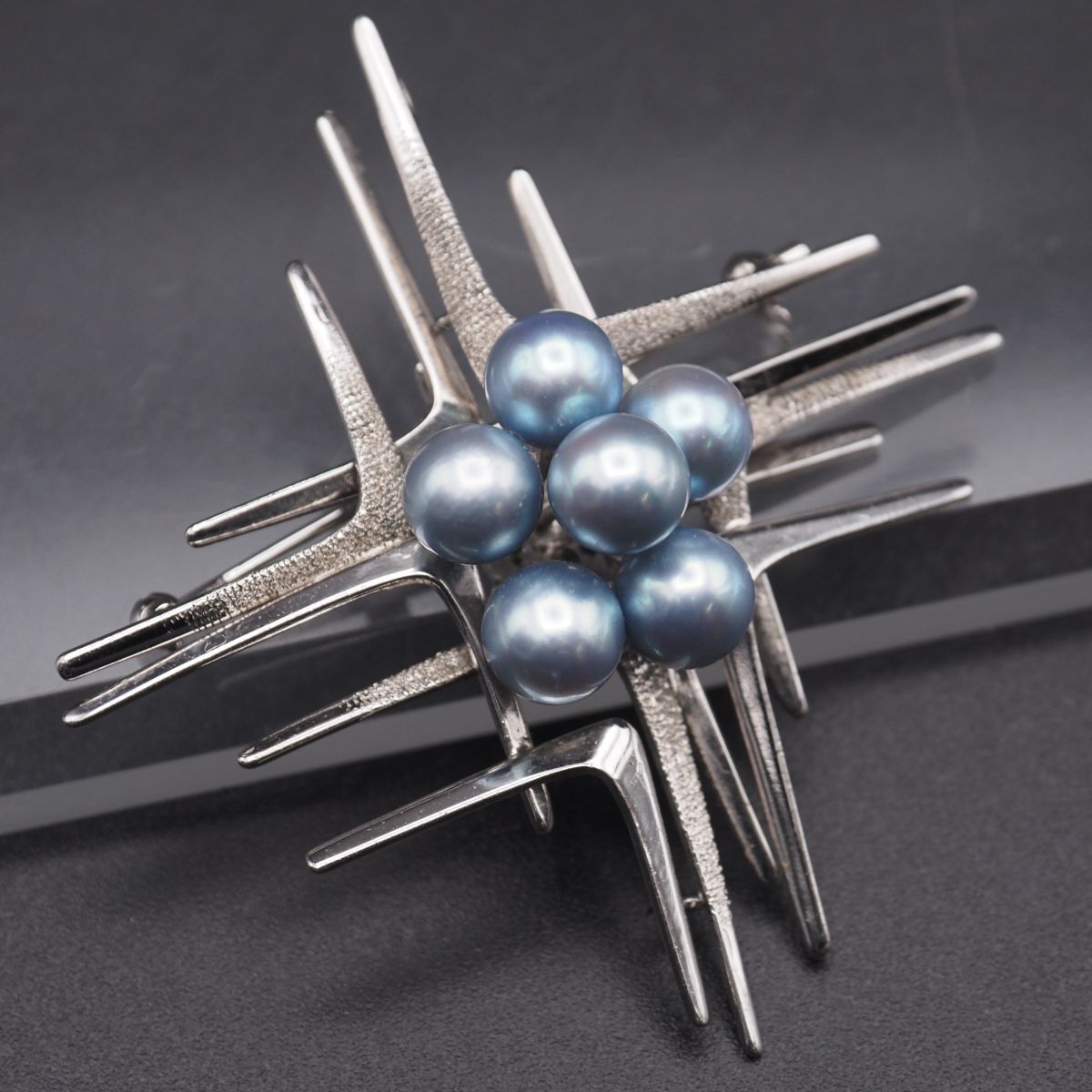G634 本真珠 7.1mm6珠 パール STERLING刻印 ブローチ ブルー系カラー デザイン シルバー コサージュ 6月誕生石拍卖