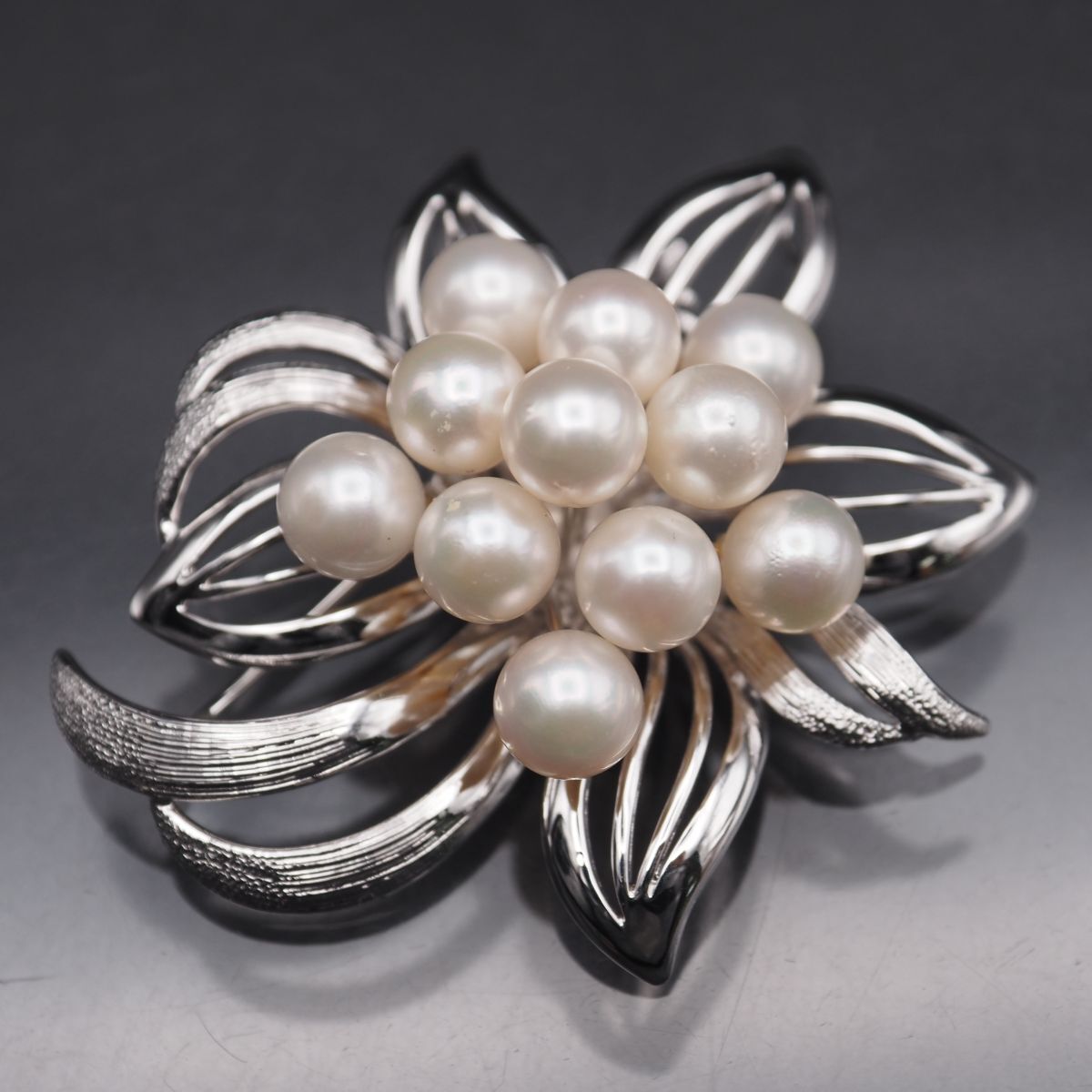 G160 本真珠 6.8mm11珠 パール SILVER刻印 ブローチ フラワー デザイン シルバー コサージュ 6月誕生石拍卖