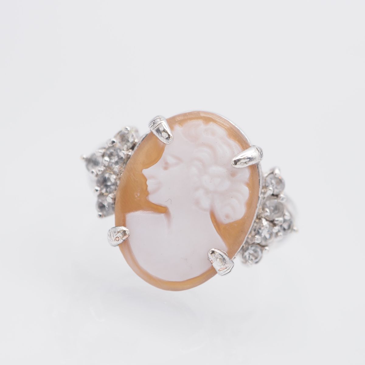G641 シェルカメオ ダイヤモンド風 925刻印 リング 女性横顔 デザイン シルバー 指輪 15号拍卖