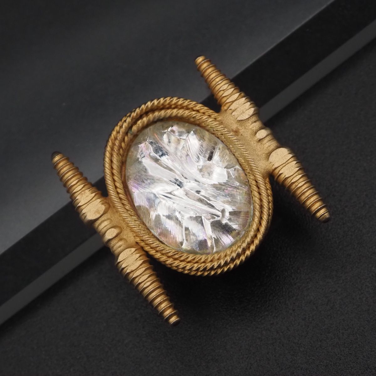 G761 LAURA VOGEL NEW YORK刻印 イヤリング 片耳のみ ダイヤモンド風 ゴールド デザイン コスチュームジュエリー拍卖