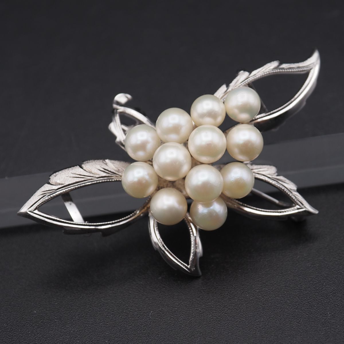 H030 本真珠 5.4-5.9mm12珠 パール STERLING刻印 2way ブローチ 帯留め デザイン シルバー コサージュ 和装小物 6月誕生石拍卖