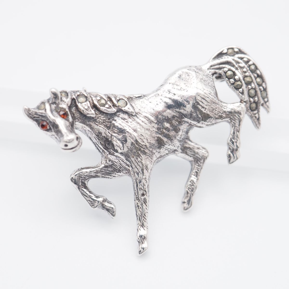 H185 ガーネット マーカサイト マルカジット ブローチ 馬 ホース デザイン シルバー ヴィンテージ 1月誕生石拍卖