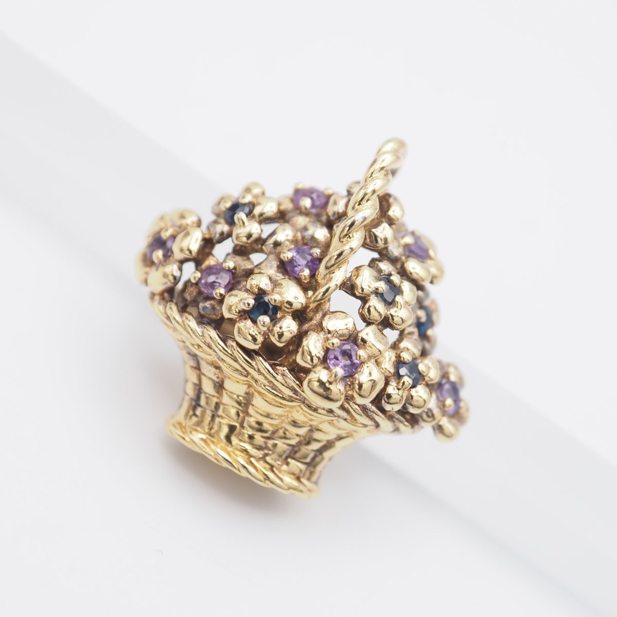 H563 アメジスト サファイア? ブルースピネル? ペンダント トップ フラワーバスケット ゴールド デザイン チャーム ヘッド 2月誕生石拍卖