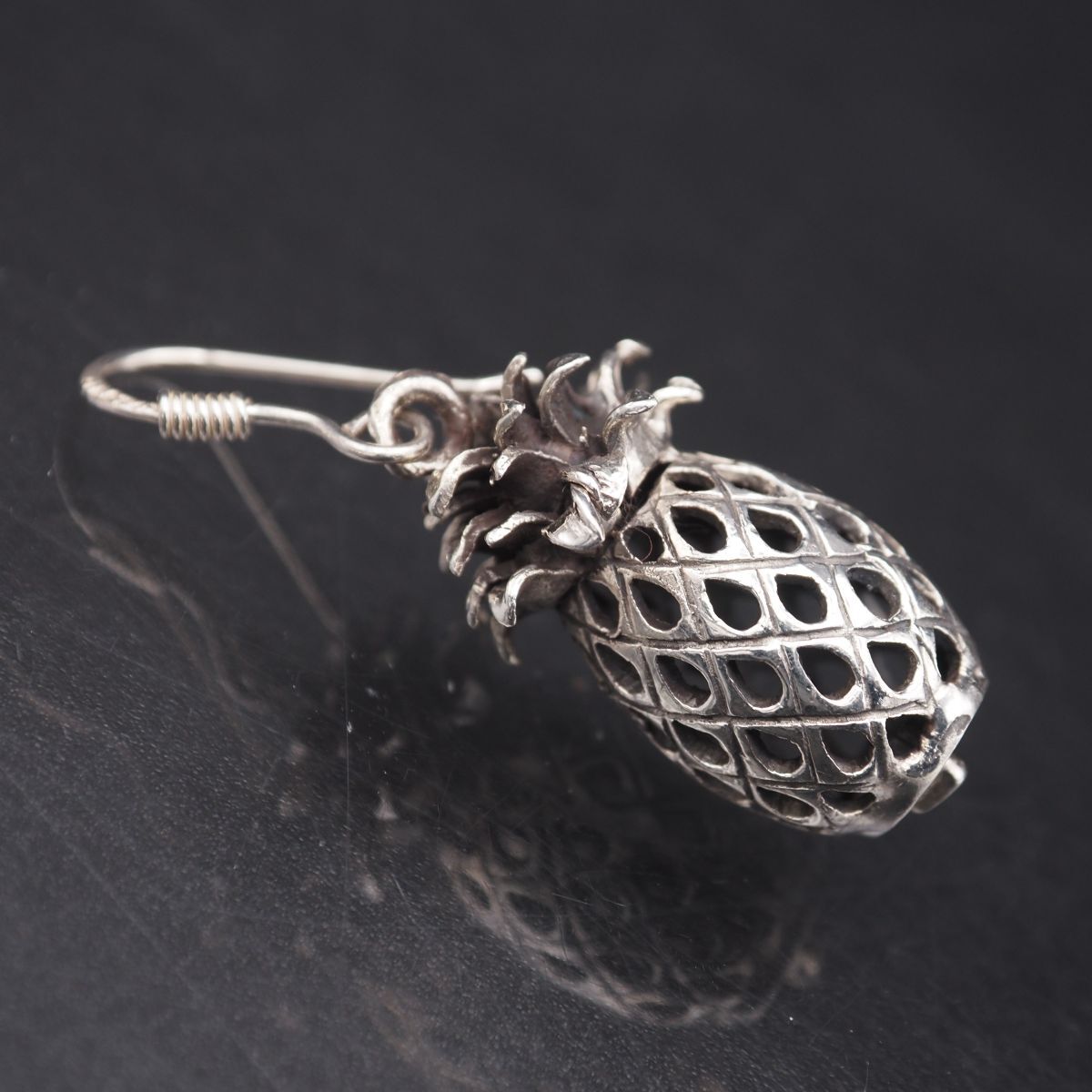 H146 ヴィンテージ 925刻印 ピアス 片耳のみ パイナップル スウィング デザイン シルバー拍卖