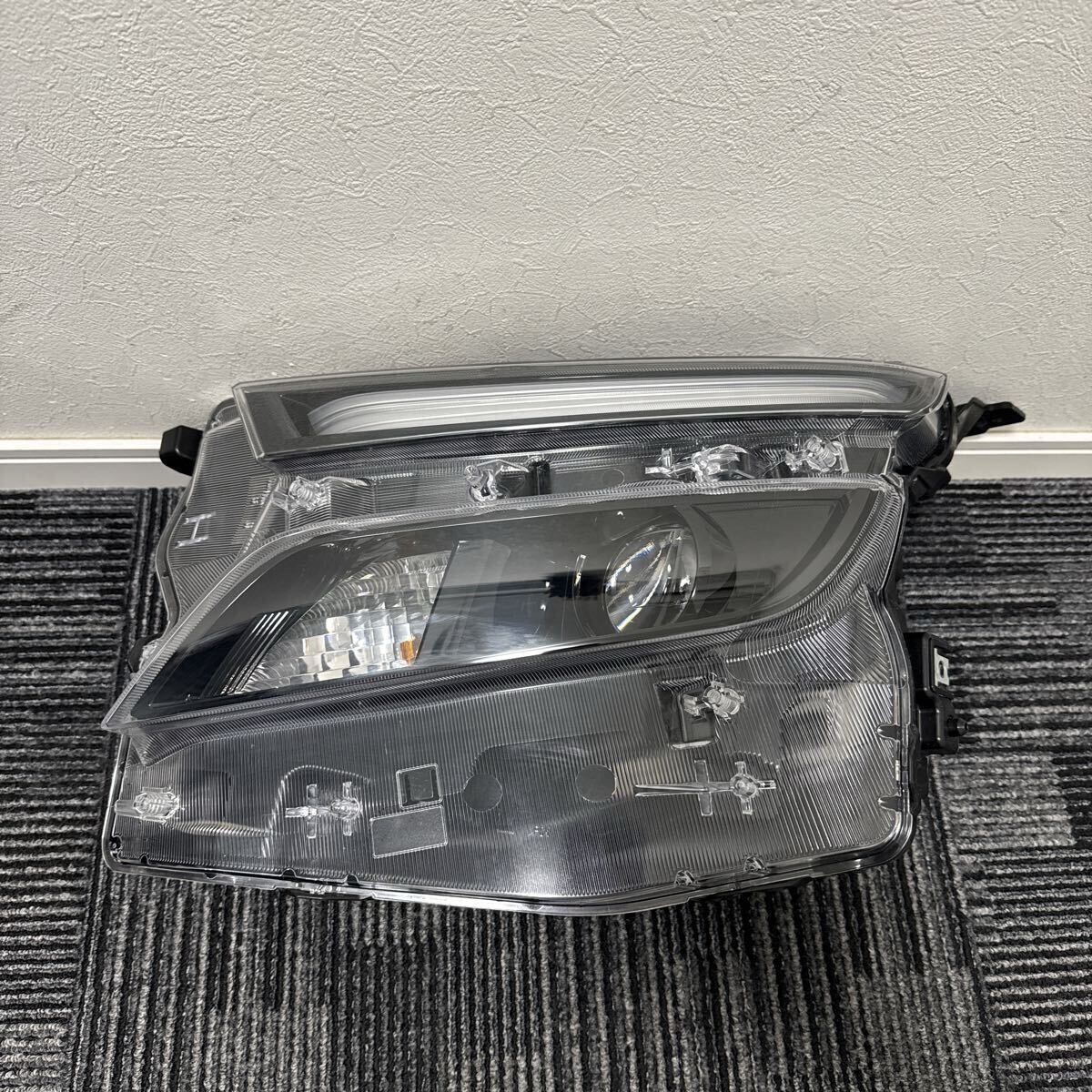 超美品 スズキ MA37S ソリオ バンディット 純正 左 助手席 ヘッドライト KOITO 100-593AB 拍卖