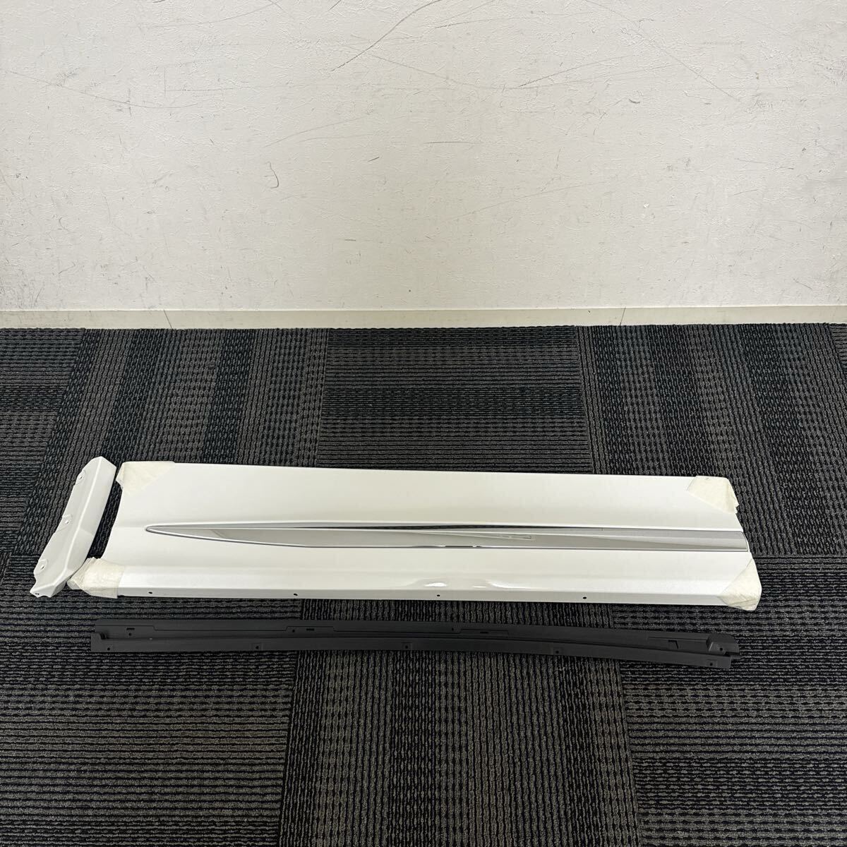 新品未使用 トヨタ 30系 アルファード ヴェルファイア 純正OP モデリスタ サイドスカート 運転席 右 スライドドア 070 パールホワイト 白拍卖