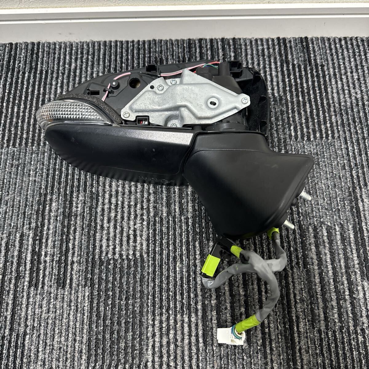 トヨタ NZE161 NZE164 ZRE162 NRE160 NKE165 160系 カローラアクシオ カローラフィールダー 純正 右 運転席 ドアミラー サイドミラー拍卖