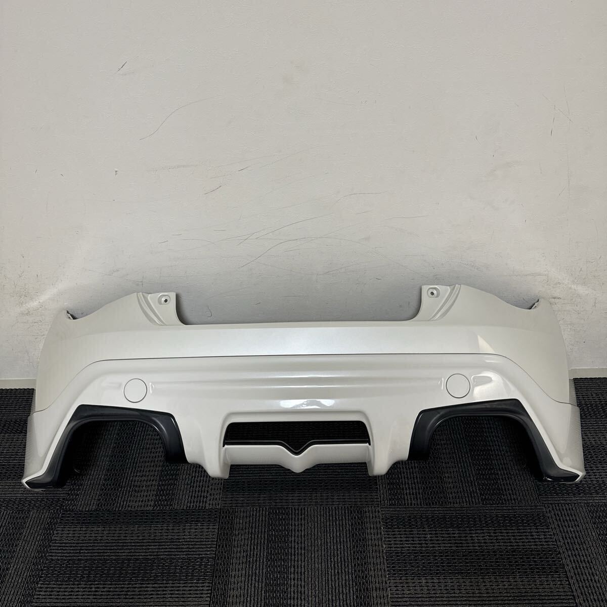 中古 トヨタ ZN6 前期 86 ハチロク 純正 リアバンパー 純正オプション TRD リアスポイラー 白 パールホワイト ③拍卖