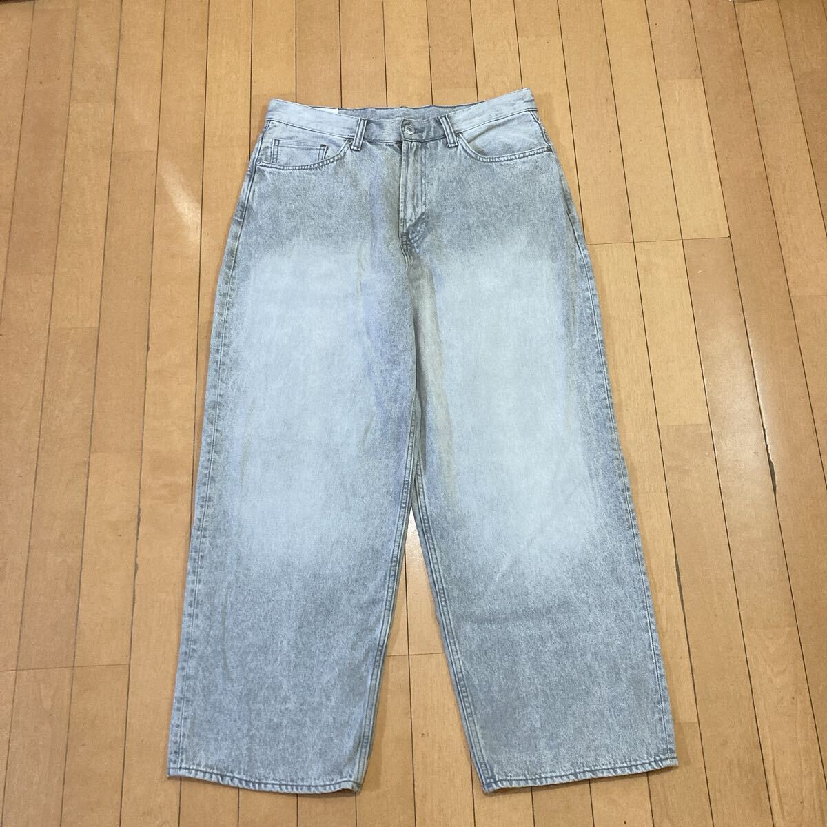 【良品】H&M エイチアンドエム バギーデニム ライトグレー 32×30 デニムパンツ デニム ワイド フレア ジーンズ デニム拍卖