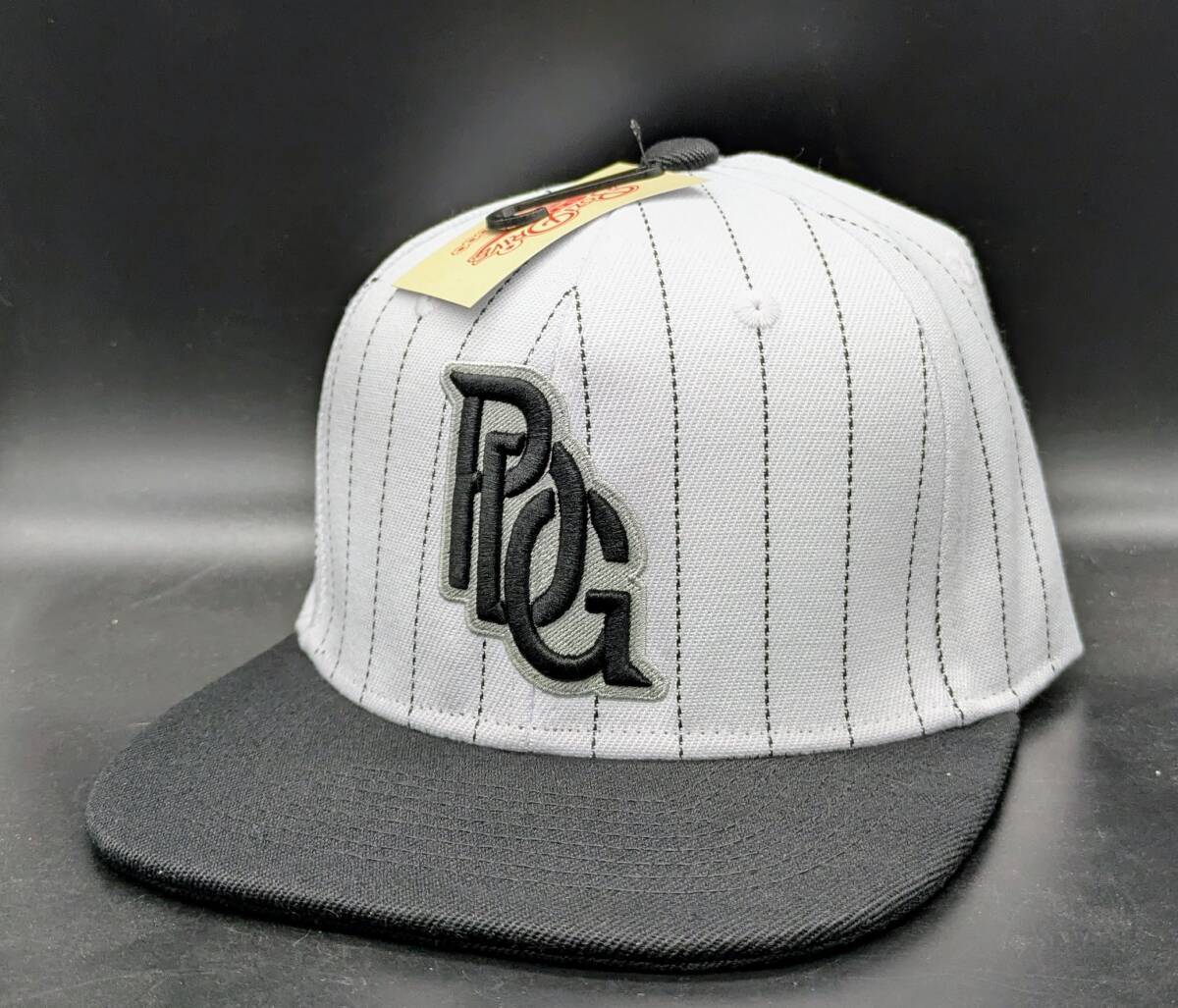 送料込み ポジドライブガレージ PDGフラットバイザーキャップ ホワイト/ブラック拍卖