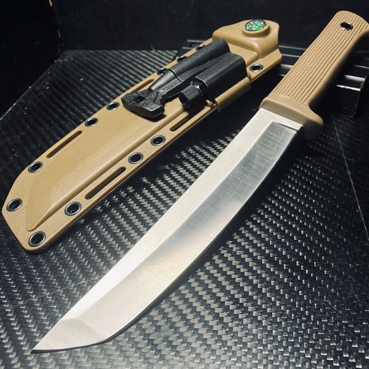 高品質 サバイバルナイフ 重量感207g 鋼製 薪割り キャンプ アウトドア ハイキング 野外登山 シース付き拍卖