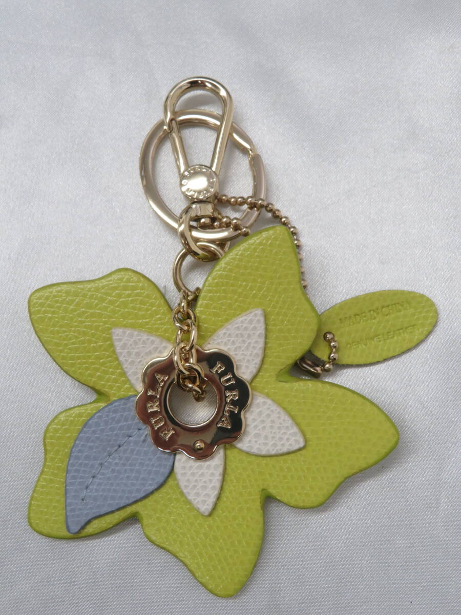 【バッグ】 フルラ FURLA フラワー 花モチーフ キーホルダー チャーム グリーン系 レザー 革 美品拍卖