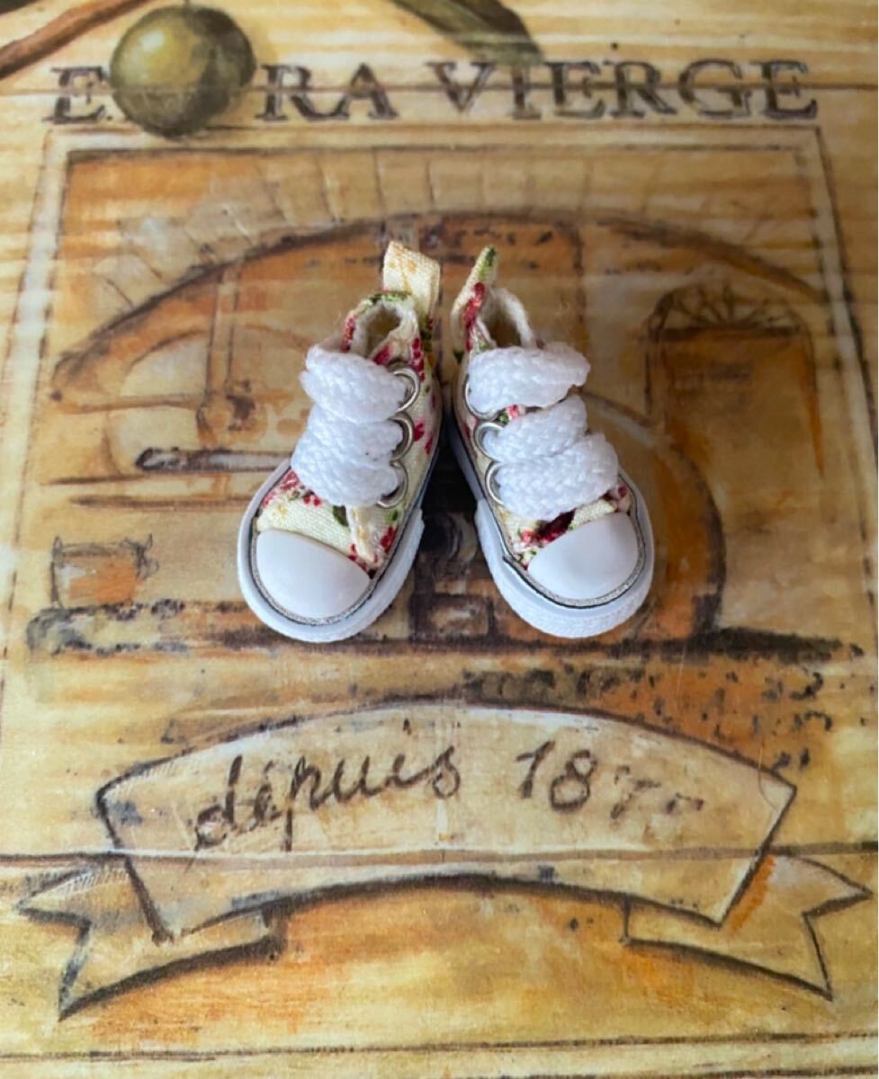 靴 バスケットシューズ ドール靴 ブライス 花柄 アウトフィット スニーカー拍卖