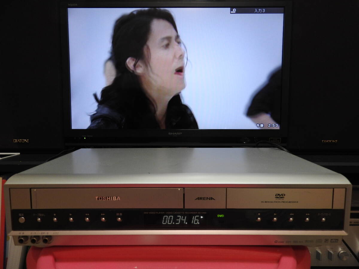 東芝 TOSHIBA VHSビデオ一体型DVDビデオプレーヤー SD-V400 リモコン RM-S100付き 2005年製 ジャンク品 拍卖