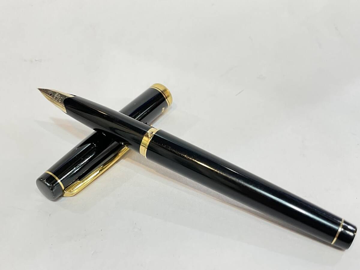 〇 PILOT パイロット Elite エリート 万年筆 ペン先14K-585 刻印  ブラック 使用済中古品拍卖