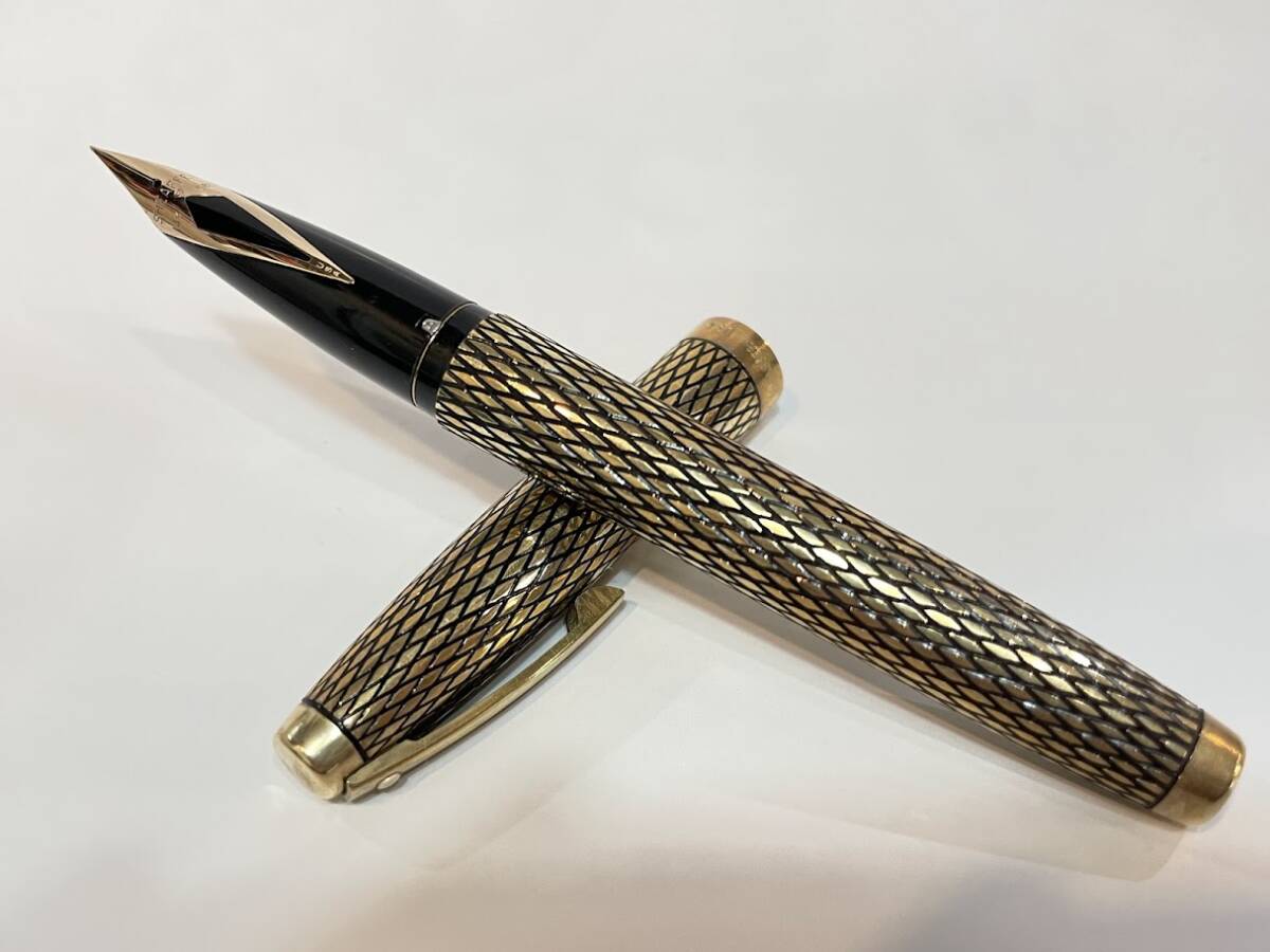 〇  SHEAFFER シェーファー 万年筆 ペン先14K 585刻印 14金GFバレル ゴールドカラー 使用済中古品拍卖