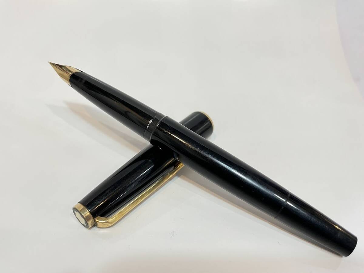 〇 MONTBLANC モンブラン 320 万年筆 ペン先585 刻印 14金 ブラック&ゴールドカラー 使用済中古品拍卖