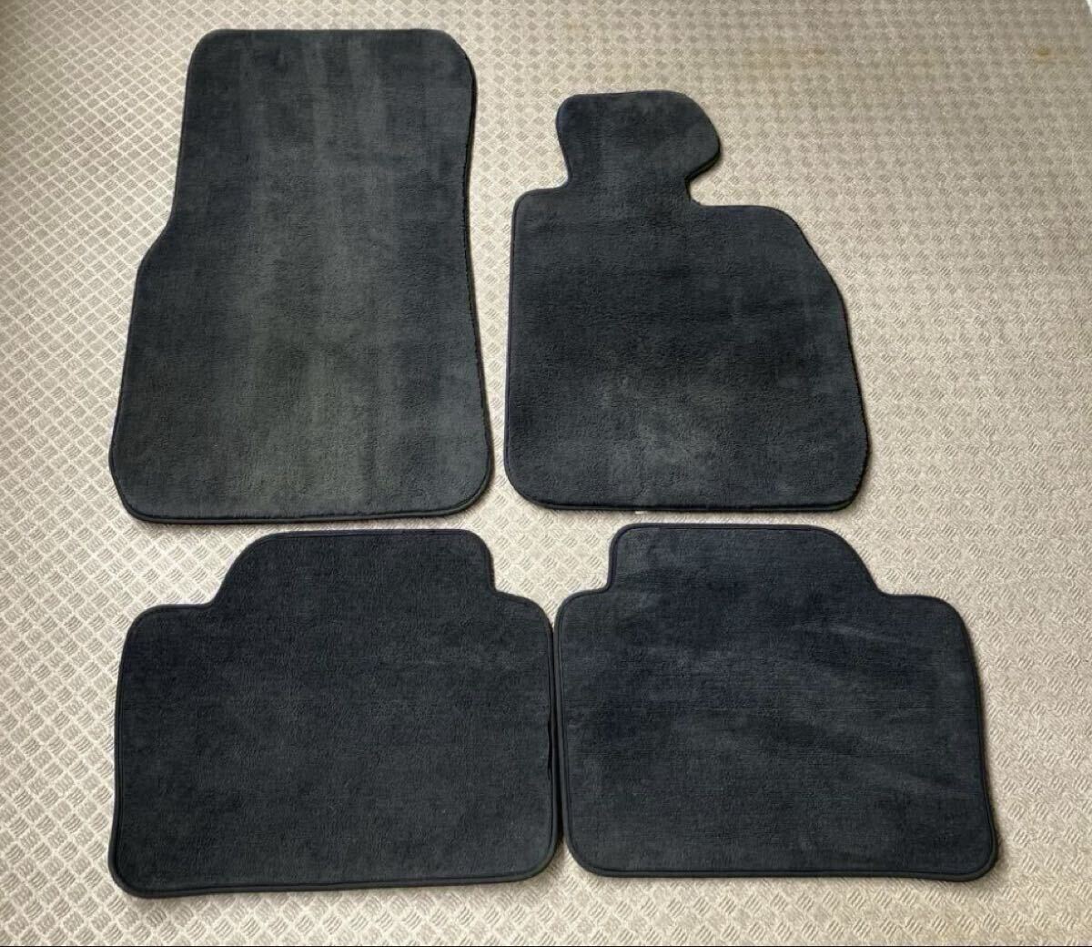 BMW F30/31 320 3シリーズ 純正 フロアマット拍卖