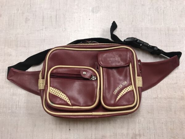 コムサイズム COMME CA ISM レトロ Y2K 00s テック モード 古着 本革レザー ボディーバッグ カバン メンズ マルチポケット エンジ拍卖